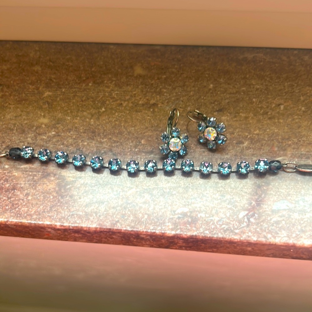 Sabika flower earrings